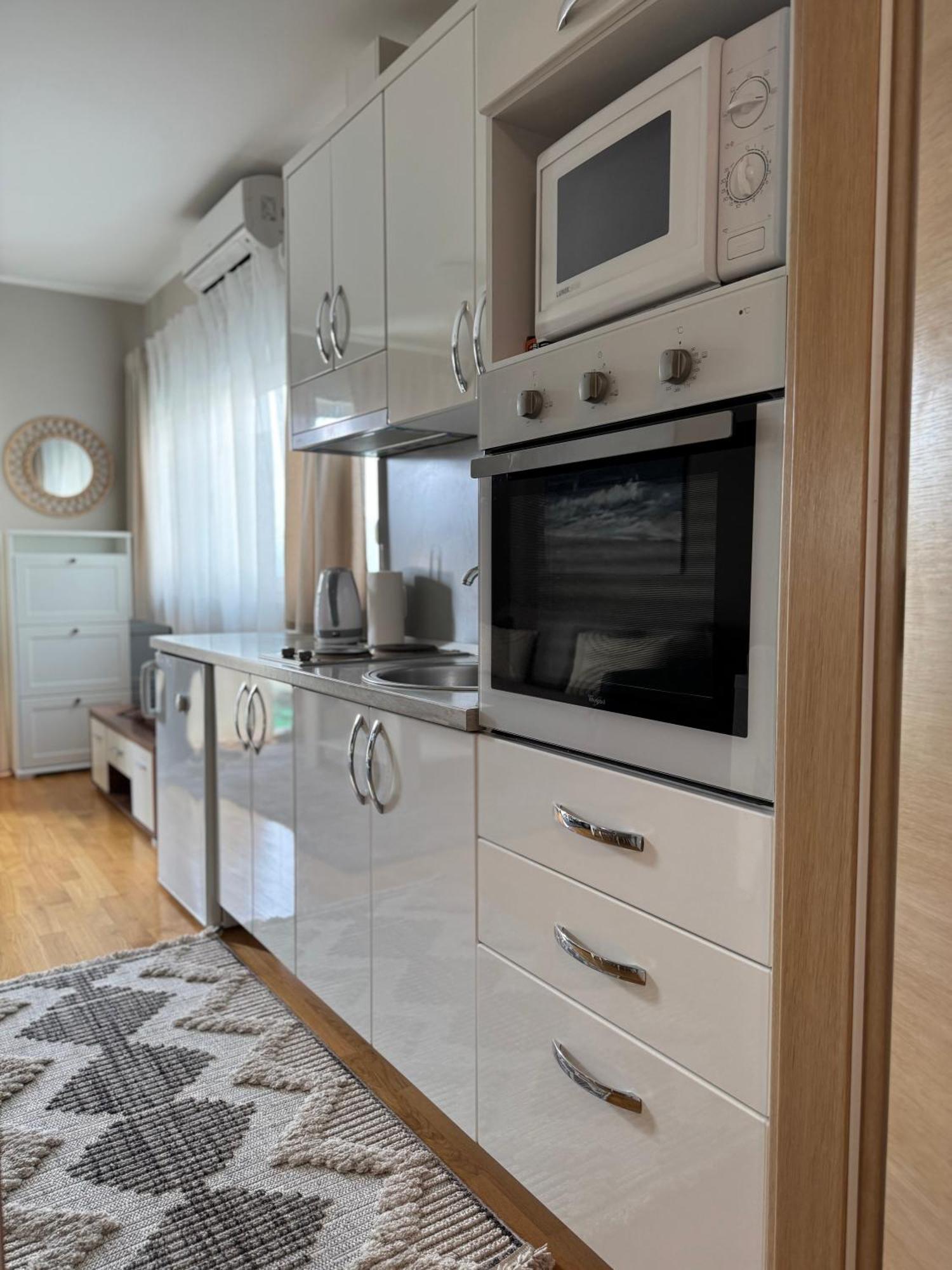 Apartment Tri Sunca 바스카보다 외부 사진